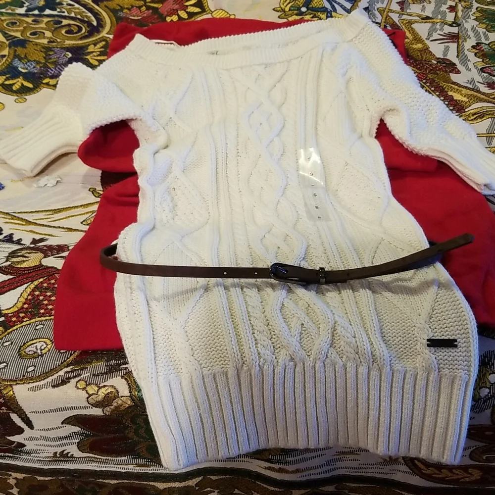 Sweater - Picture 1 of 2